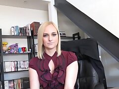 PropertySex - Hot blonde Immobilienmakler landet neuen Kunden