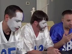 Trophäe Frau Touchdown Chanel Preston betrügt Ehemann