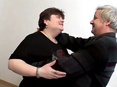 ALTE, DICKE AMATEUR PAAR FICKT!!