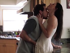 SweetSinner Hot MILF India Summer bekommt junge Schwanz