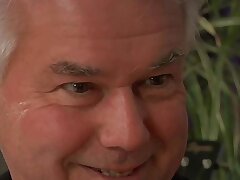 Monstertitten Schulmädchen anal ficken im reverse Cowgirl mit ihrer alten Lehrerin