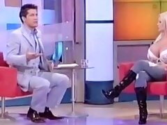 SABRINA SABROK, BERÜHMTHEIT GRÖßTE BRUST, HEIßE INTERVIEWS