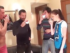 Vierer porno-Film mit sexy babe