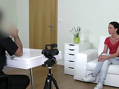 Vorsprechen Schönheit Creampied von Casting-Agent. Vorsprechen Schönheit Creampied von Casting-Agent nach saugen und ficken