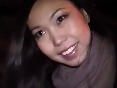 Hot asian babe hart ficken fremde. Ihr Freund verließ Sie, Sie hatte kein Geld und Sie musste einen Weg finden, um all Ihre Sachen in eine neue Wohnung zu bringen. Sie bat die drei fremden auf, Ihr zu helfen, aber Sie nicht erwarten, dass Sie zu einem hot