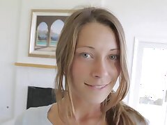 Die Schönheit eines Blowjobs. Junge kleine titted teen cutie Kirsten Lee gab einen hervorragenden Schwanz streicheln und saugen zu einem langen harten Schwanz dann bekommt eine chaotische Gesichtsbehandlung direkt danach.