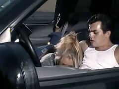 Alexa Rae Auto Blowjob und Swallow Cum