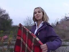 Teenie Punk-Mädchen erste Mal Sex in der Öffentlichkeit