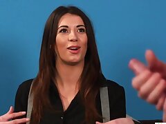 Britische Cfnm Voyeur demütigt Kerl von couch