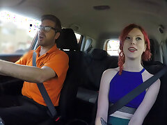 Fake Driving School Instructor fickt und Creampies sexuell frustriert redhead. Fake Driving School Instructor fickt und creampies sexuell frustriert redhead