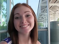 Rothaarige babe pov reitet. Redheaded amateur teen babe pov reitet Schwanz Hundestellung in hd