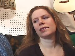 Schlampe mit Muschi Piercing genagelt