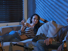 Perverse Männer ficken Mädels. Böse nuttig Mädchen erhalten genagelt von Ihre perverted boyfriends