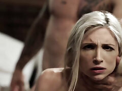 Muskulöser Stiefvater fickt eine skinny tighty Stieftochter teen. Dünn tighty Stieftochter teenager-Piper Perri gefickt von Ihr muscular stepdad nach Sie kam in seine Zimmer gekleidet in heiß Damenunterwäsche