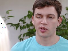 Alex fickt Marie McCays pussy doggystyle in Ihren zerrissenen leggings. Alex schob Ihr Bein zurück er bemerkte, dass es einen Riss in Marie McCay leggings direkt vor Ihrer Muschi zu Alex dachte, dies sei die perfekte Gelegenheit, um Ihre stepcunt Strecken