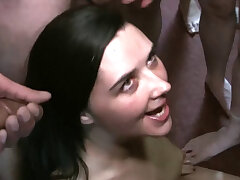 Bukkake Schöne Pixiee Little und Grace Harper. Lovely Pixiee Little und Grace Harper haben sich zusammengetan, um sich auf einer neuen party mit mehr Sperma zu versorgen es war Pixiee ist an der Reihe, das Sperma zu nehmen, also wurde Sie wieder verputzt!