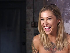 Inked bondage sub mit bigtits wird versohlt. Inked bondage sub mit bigtits wird beim Würgen versohlt