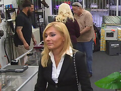 Echte Pfandhaus amateur Felgen und cocksucks. Real Pfandhaus amateur Felgen und cocksucks vor dem sex und Gesichts