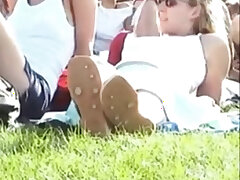 upskirt im park. upskirt im park