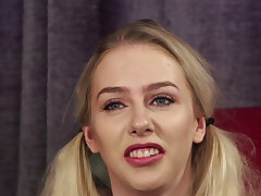 Faketit UK Babe gibt titjob und blowjob. Faketit UK babe gibt titjob und blowjob, bevor immer jizzed